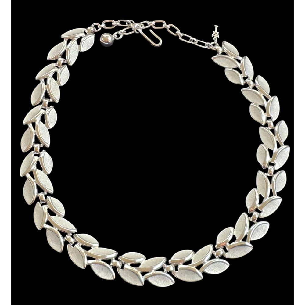 Vintage Crown Trifari Necklace Brushed Silver Tone Double Leaf Choker Adjustable